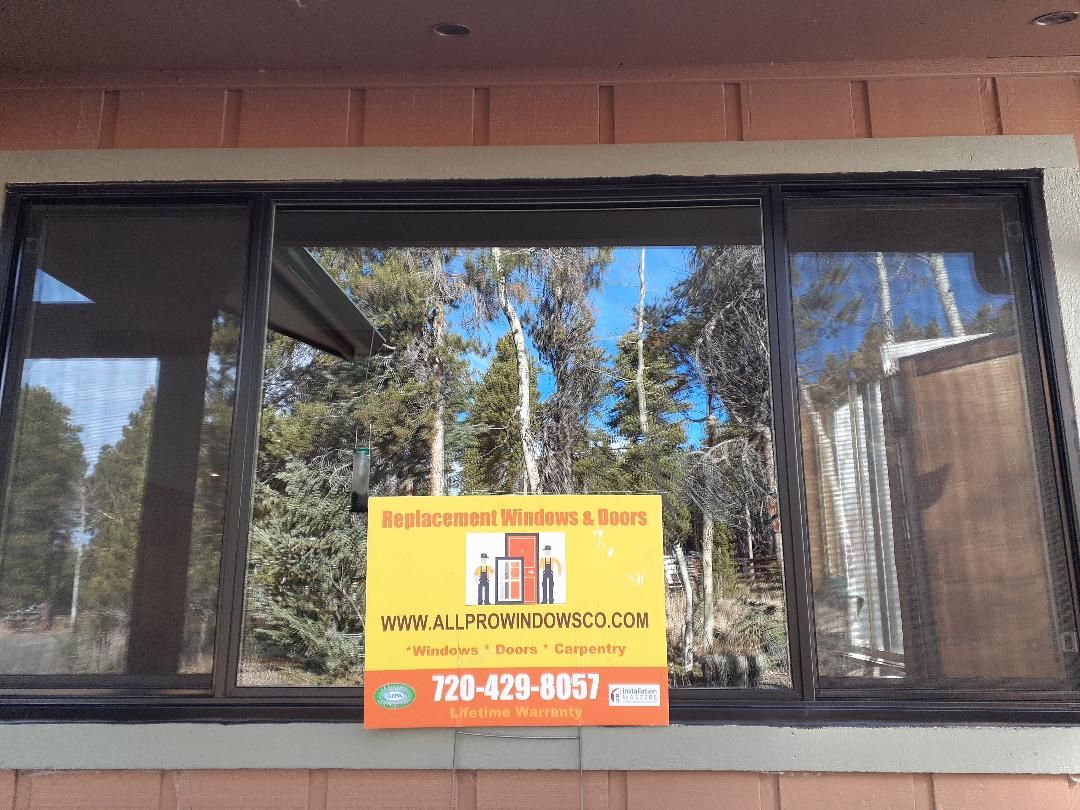 Conifer, CO. Simonton Daylight-Max series vinyl 3-lite slider window 25/50/25 ratio picture stationary stays fixed in the middle and each end slides open and closed color black