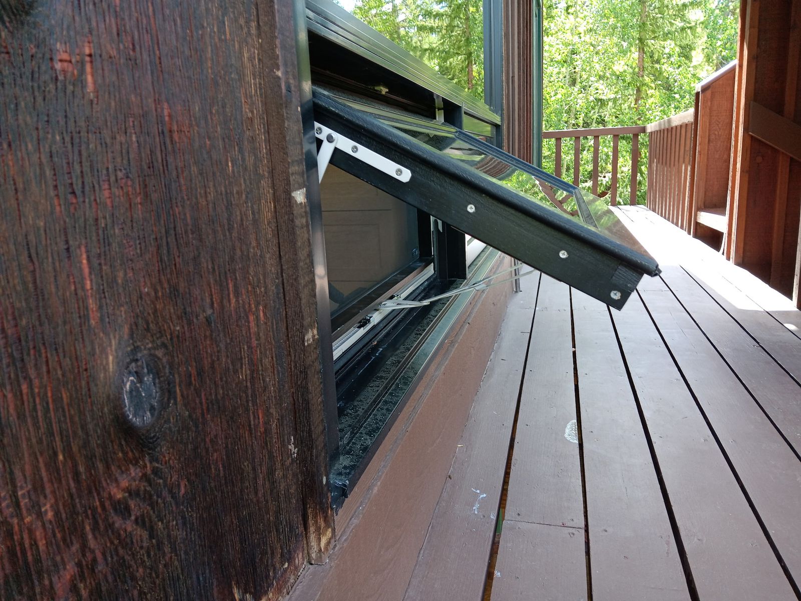 Lower, Sierra Pacific H3 Series. Upper 3/4 Fixed over Lower 1/4 ratio. Color Black. Location Breckenridge, CO